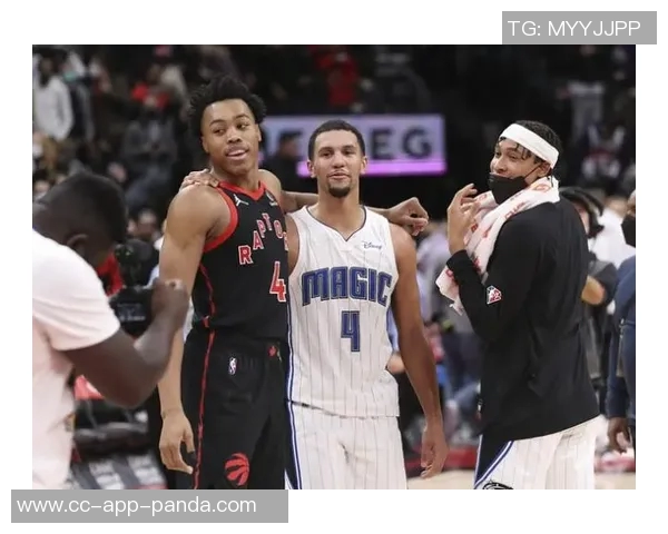 克尼佩尔表现出色4号秀16投9中砍下全队最高24分并贡献5个前场篮板