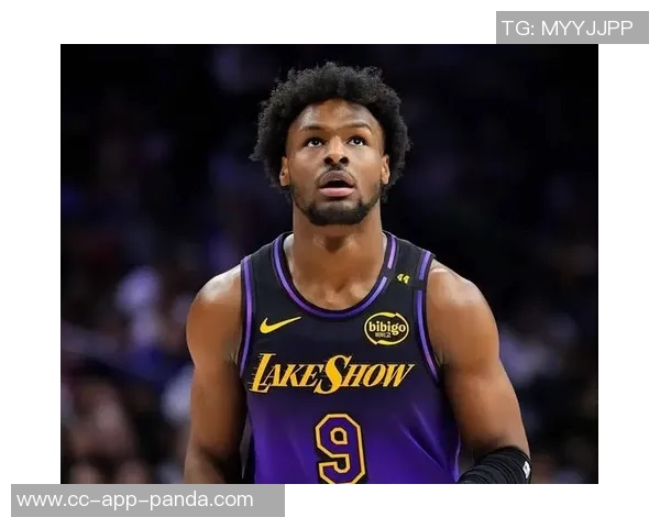 名嘴点评布朗尼实力超越次轮末水平批评利用他打压黑老詹的人应感羞愧 名嘴点评布朗尼实力超越次轮末水平批评利用他打压黑老詹的人应感羞愧