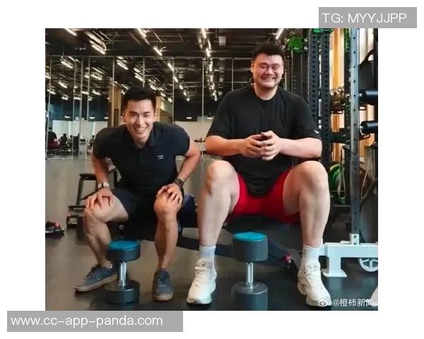 姚明回忆健身经历：早晨和上班前的秘密训练时光